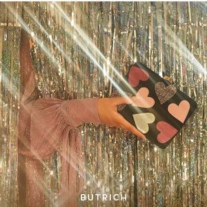 Butrich *BOGGIE* Hearts Clutch